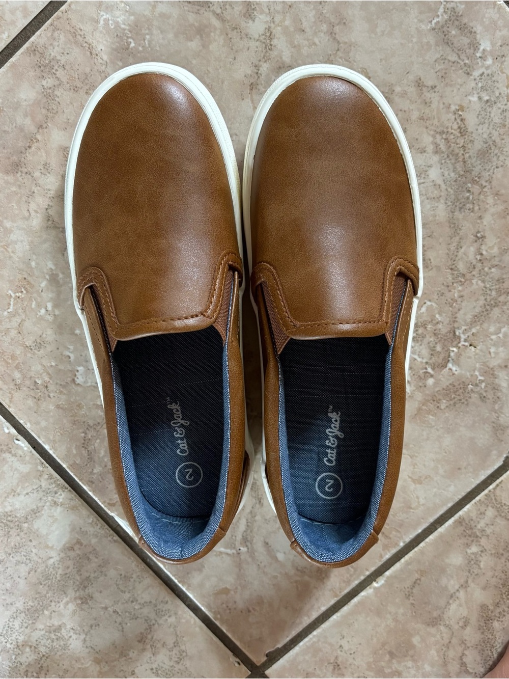 Cat & Jack boy’s Slip-On Casual loafer Sneaker in Brown - size 2 little kids